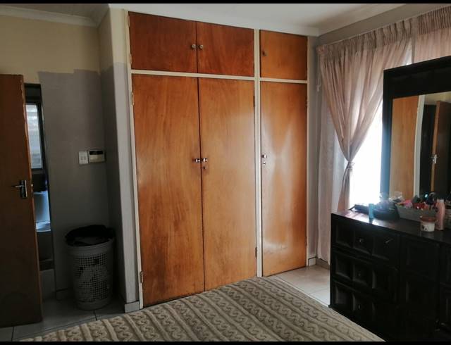 3 BEDROOM HOUSE FOR SALE IN VANDERBIJLPARK CE 5